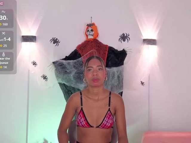 zury-moon live cam on BongaCams