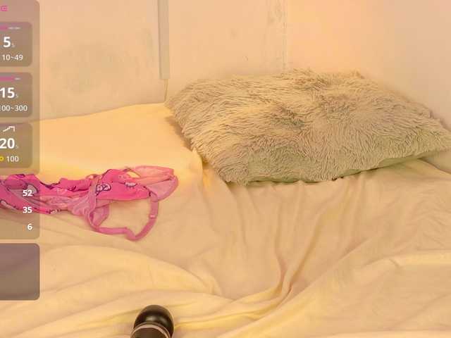 zury-moon live cam on BongaCams