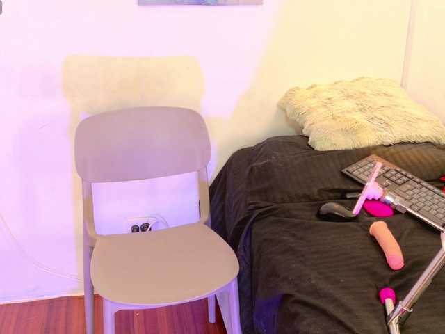 zury-moon live cam on BongaCams