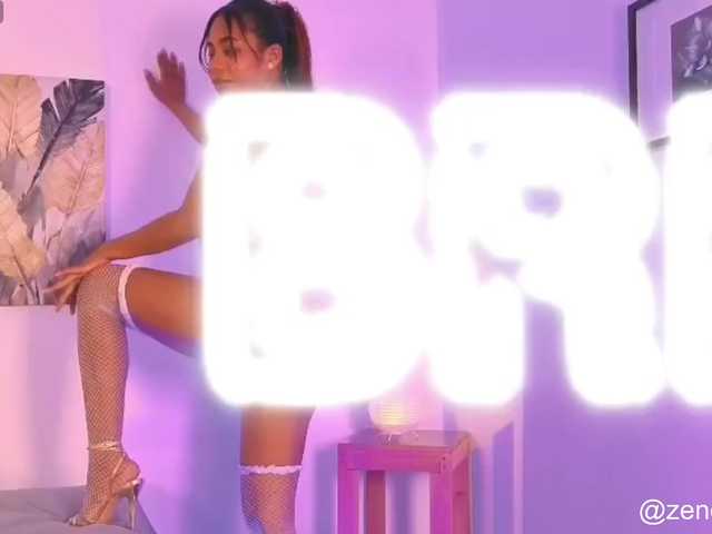 zury-moon live cam on BongaCams