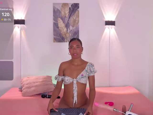 zury-moon live cam on BongaCams
