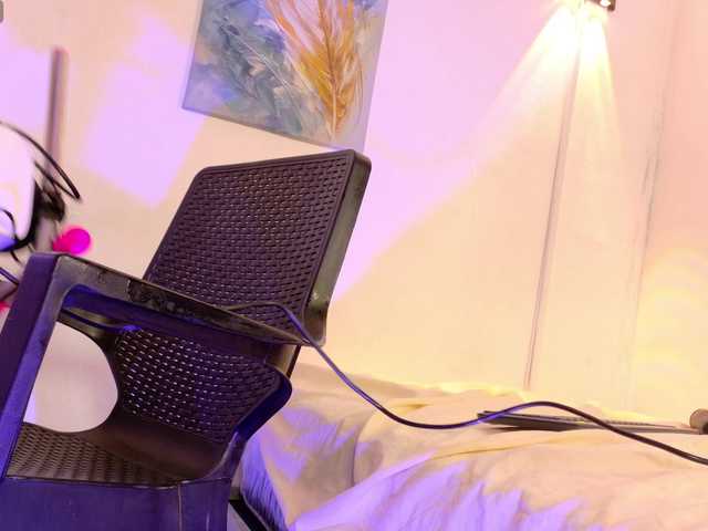 zury-moon live webcam show