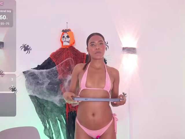 zury-moon live cam on BongaCams