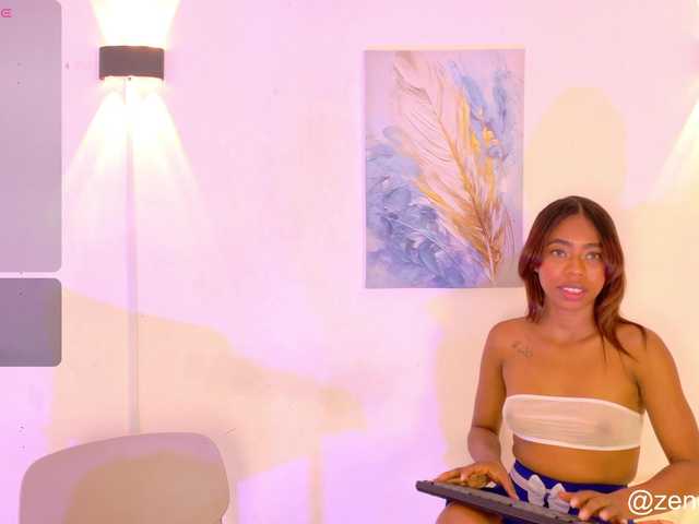 zury-moon live cam on BongaCams
