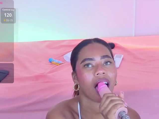 zury-moon live cam on BongaCams