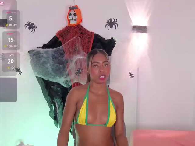 zury-moon live cam on BongaCams