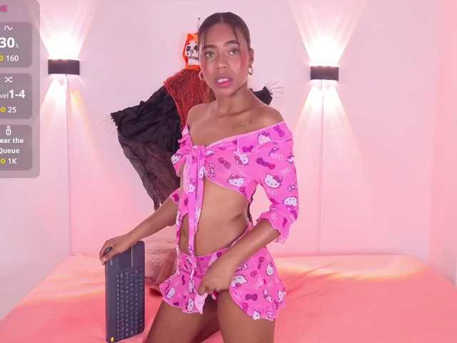zury-moon live cam on BongaCams
