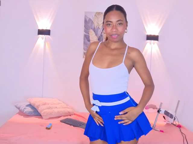 zury-moon live cam on BongaCams