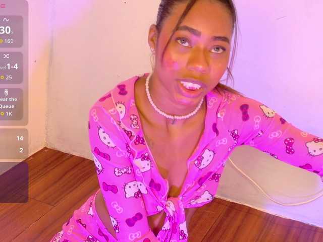 zury-moon live cam on BongaCams