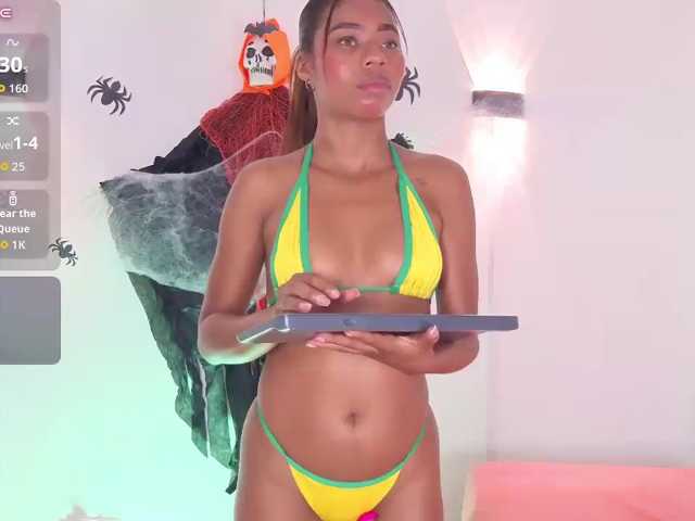 zury-moon live cam on BongaCams