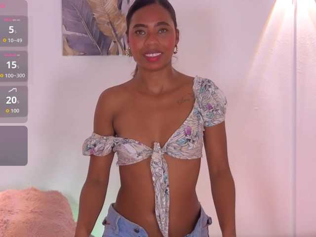 zury-moon live cam on BongaCams