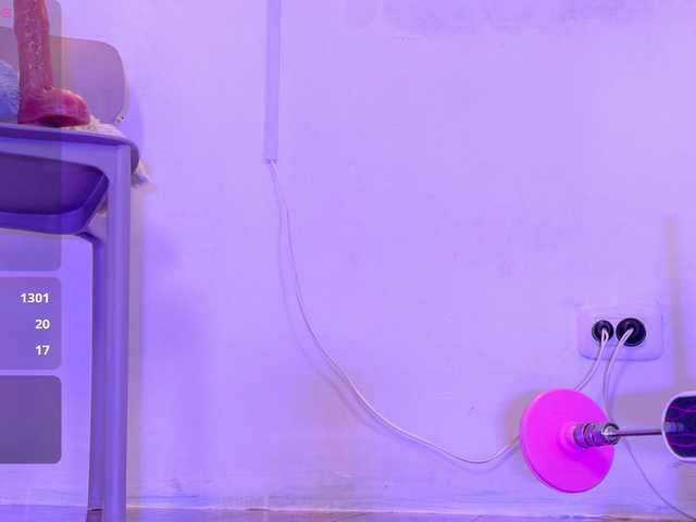 zury-moon live cam on BongaCams