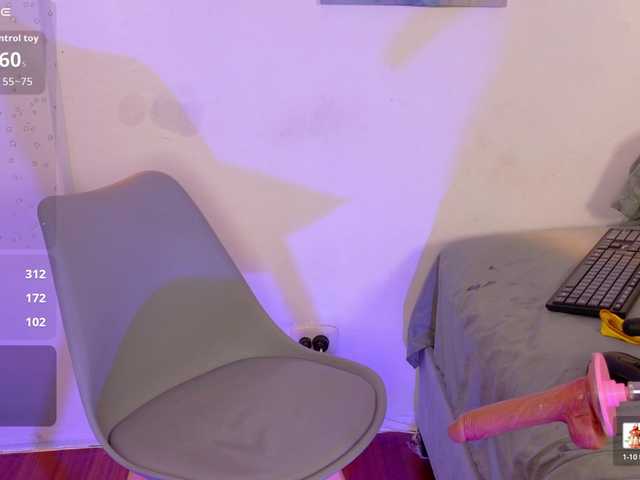 zury-moon live cam on BongaCams