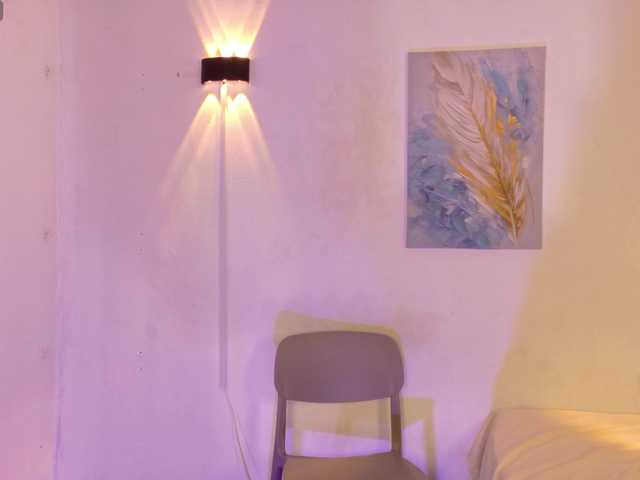 zury-moon live cam on BongaCams