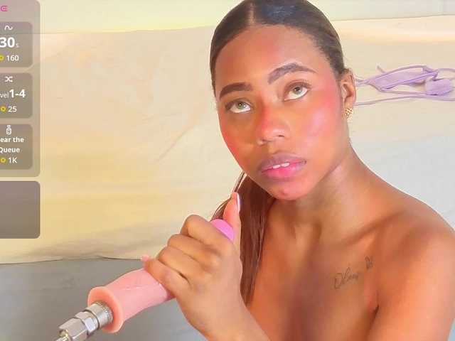 zury-moon live cam on BongaCams