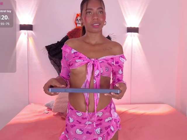 zury-moon live cam on BongaCams