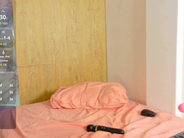 zury-moon live cam on BongaCams