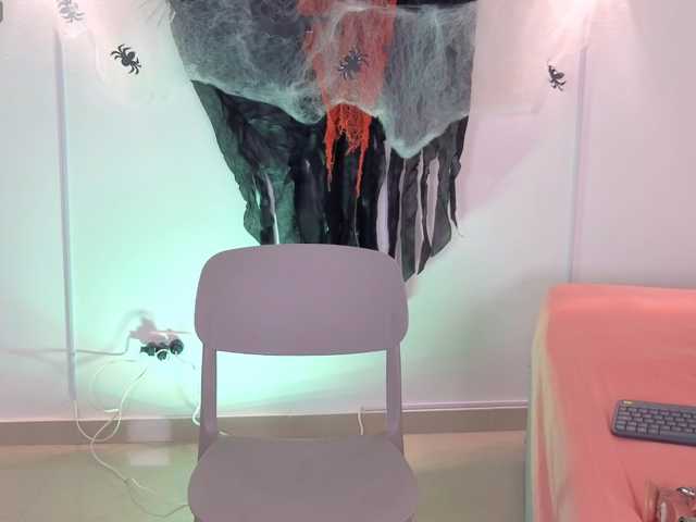 zury-moon live cam on BongaCams