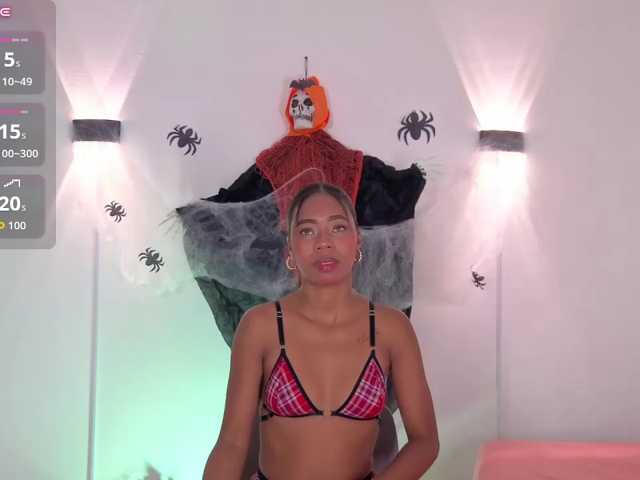 le modèle zury-moon est en webcam porno dans un show sur le site bongacams, il possède les tags suivants: Ebony,Brunette,Shaved