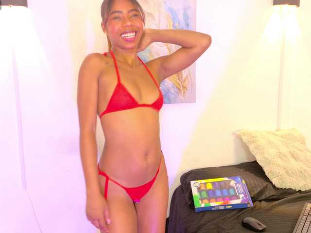 zury-moon live cam on BongaCams