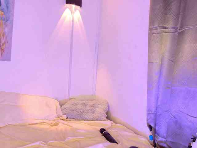zury-moon webcam