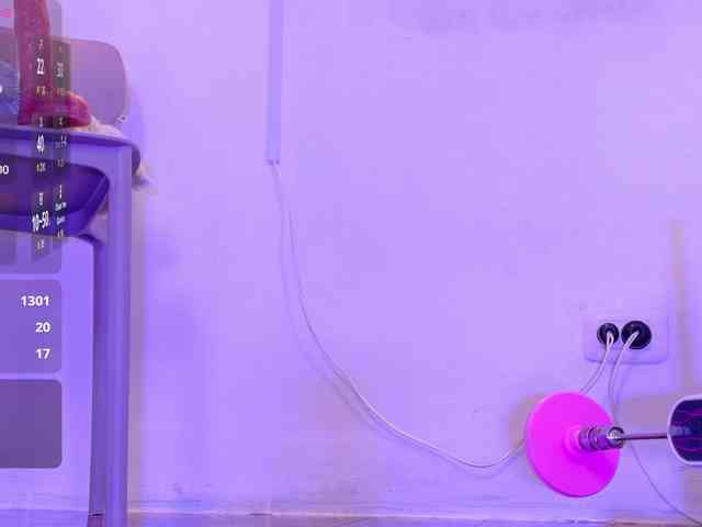 zury-moon's live room