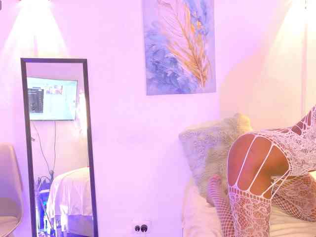 zury-moon webcam