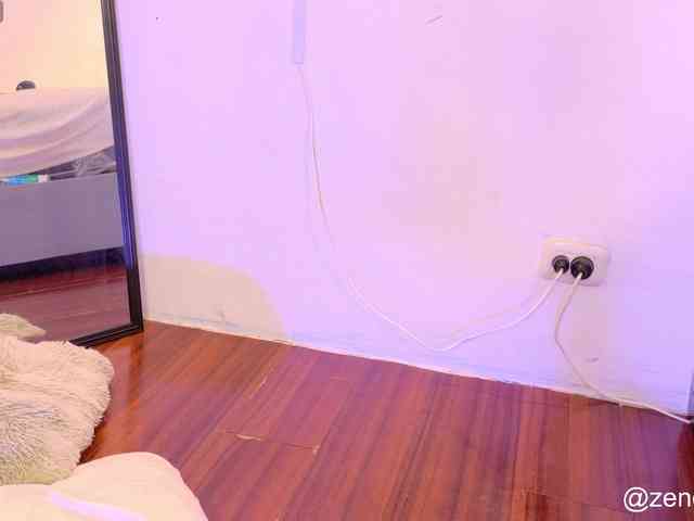 zury-moon webcam
