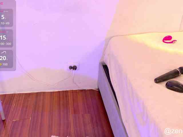 zury-moon webcam