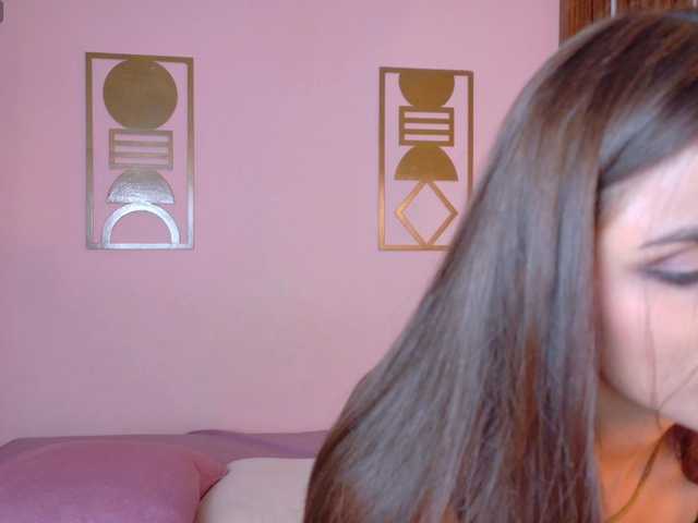 Aria-Collins live cam on BongaCams