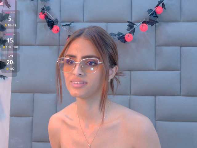 Aria-Collins live cam on BongaCams