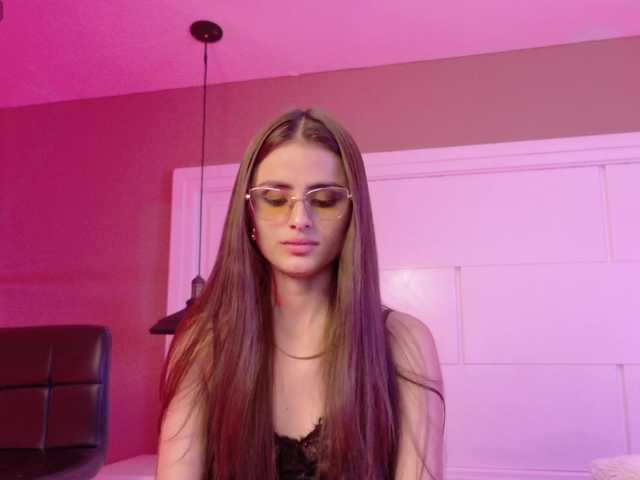 Aria-Collins live cam on BongaCams