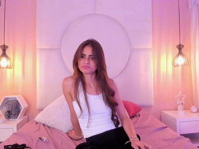 Aria-Collins live cam on BongaCams