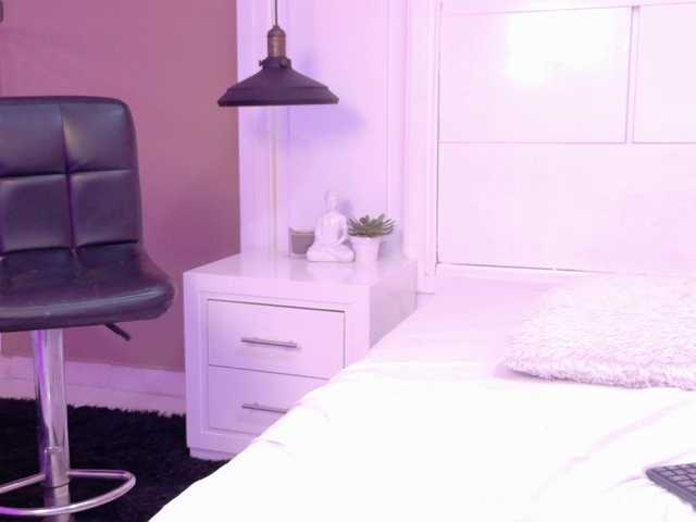 Aria-Collins live webcam show