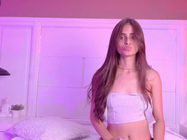 Aria-Collins live cam on BongaCams