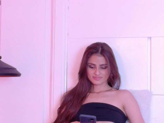 Aria-Collins live cam on BongaCams