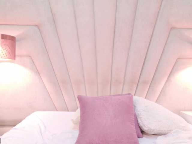 Aria-Collins live cam on BongaCams