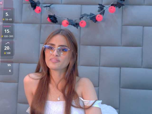 Aria-Collins live cam on BongaCams