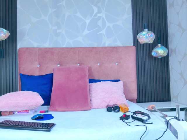 EvelynBlacke live cam on BongaCams