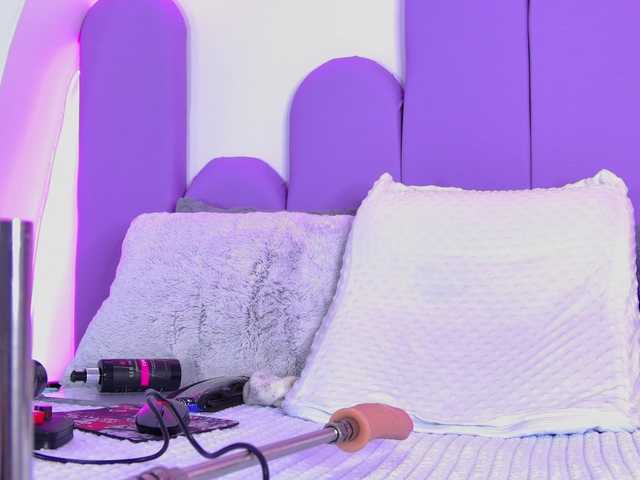 EvelynBlacke live cam on BongaCams