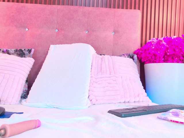EvelynBlacke live cam on BongaCams