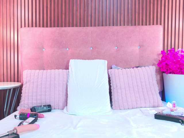 EvelynBlacke live webcam show