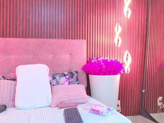 EvelynBlacke live cam on BongaCams
