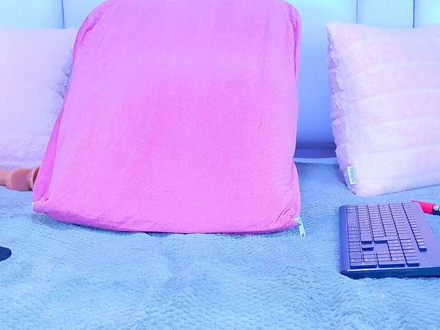 EvelynBlacke live cam on BongaCams