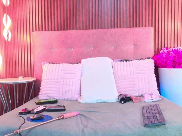 EvelynBlacke live cam on BongaCams