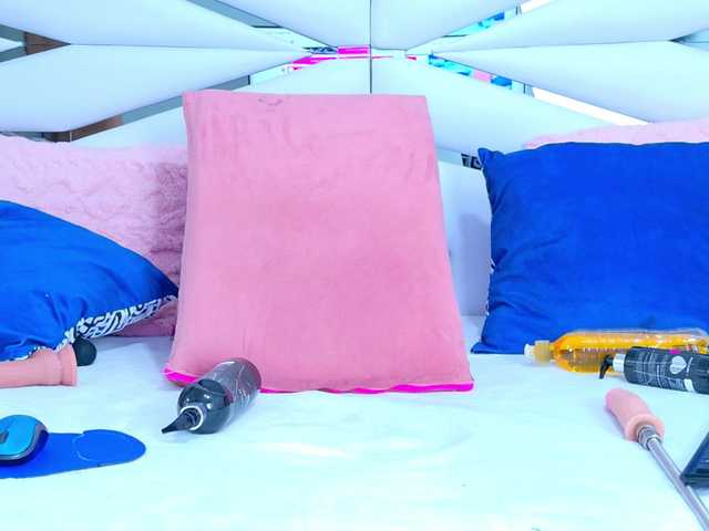 EvelynBlacke live cam on BongaCams