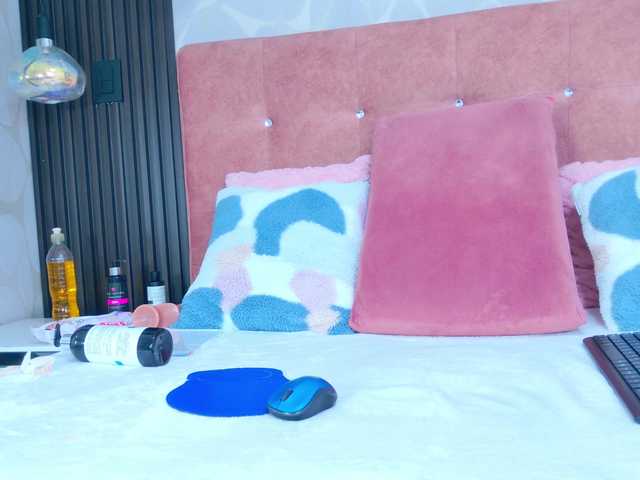 EvelynBlacke live cam on BongaCams