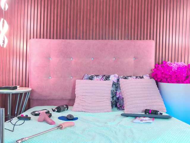 EvelynBlacke live cam on BongaCams