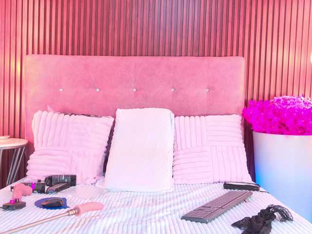 EvelynBlacke live cam on BongaCams