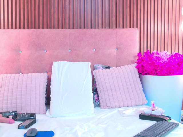 EvelynBlacke live webcam show